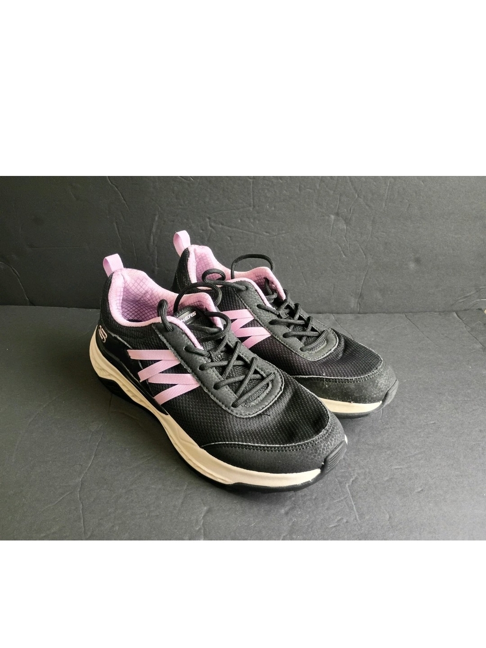 Skechers Women's black/Pink Mesh Outdoor Hiker Sneaker with Memory Foam Size 8.5